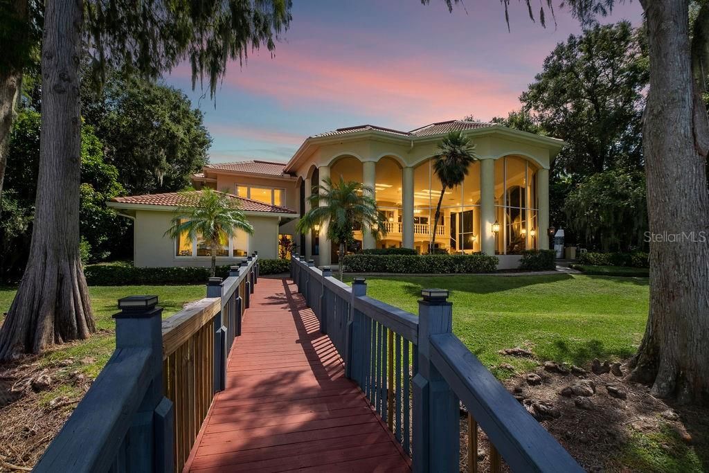 For Sale: $5,900,000 (5 beds, 4 baths, 7491 Square Feet)