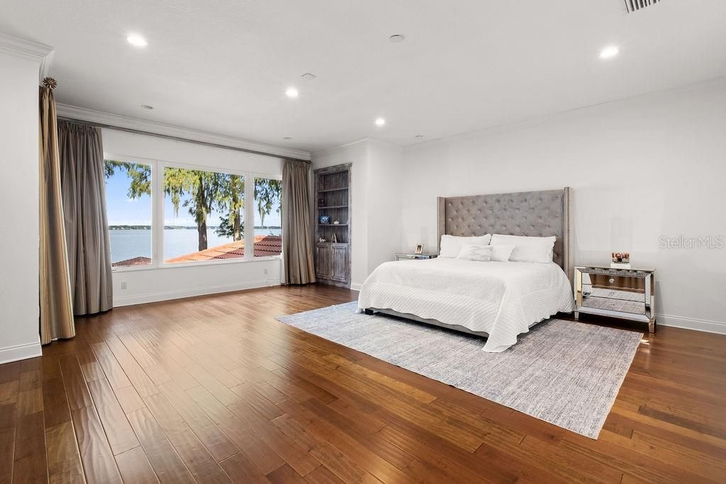 For Sale: $5,900,000 (5 beds, 4 baths, 7491 Square Feet)