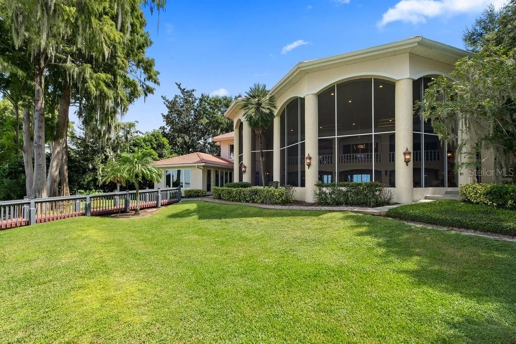 For Sale: $5,900,000 (5 beds, 4 baths, 7491 Square Feet)