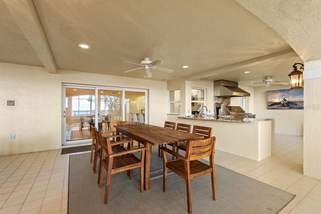 For Sale: $5,900,000 (5 beds, 4 baths, 7491 Square Feet)