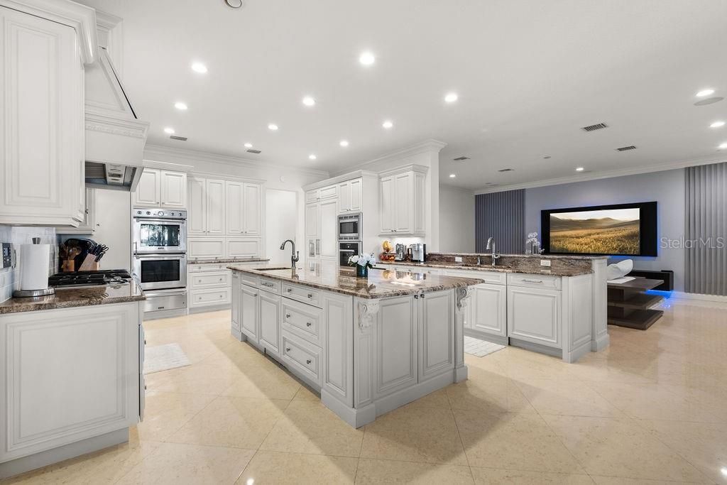 For Sale: $5,900,000 (5 beds, 4 baths, 7491 Square Feet)