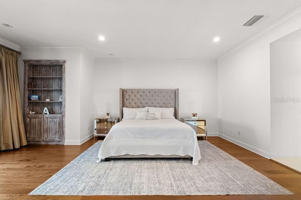 For Sale: $5,900,000 (5 beds, 4 baths, 7491 Square Feet)