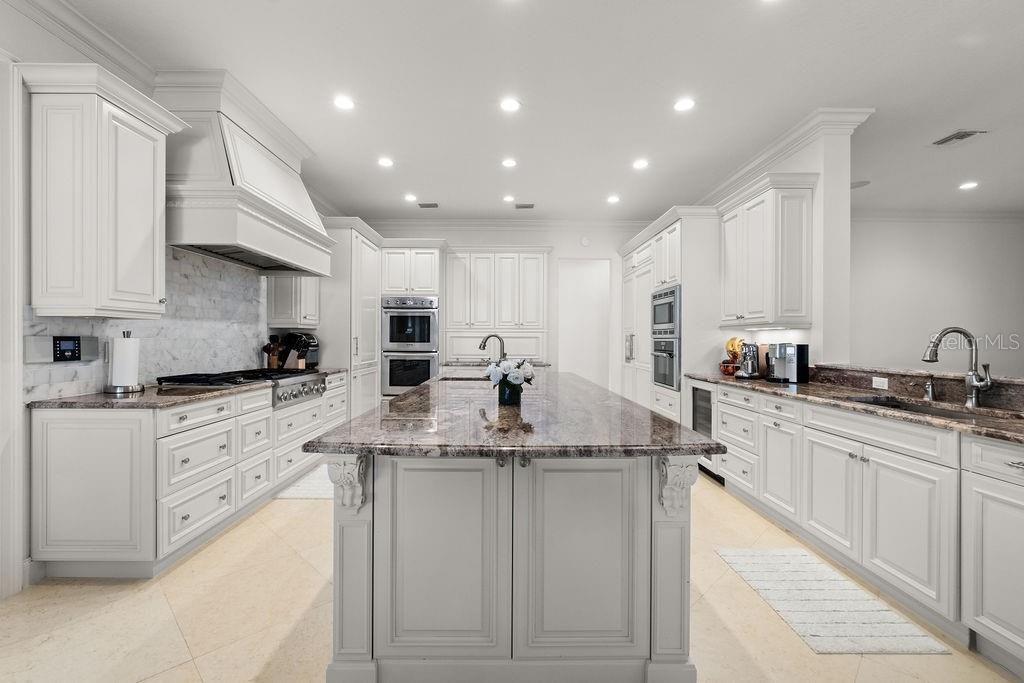 For Sale: $5,900,000 (5 beds, 4 baths, 7491 Square Feet)