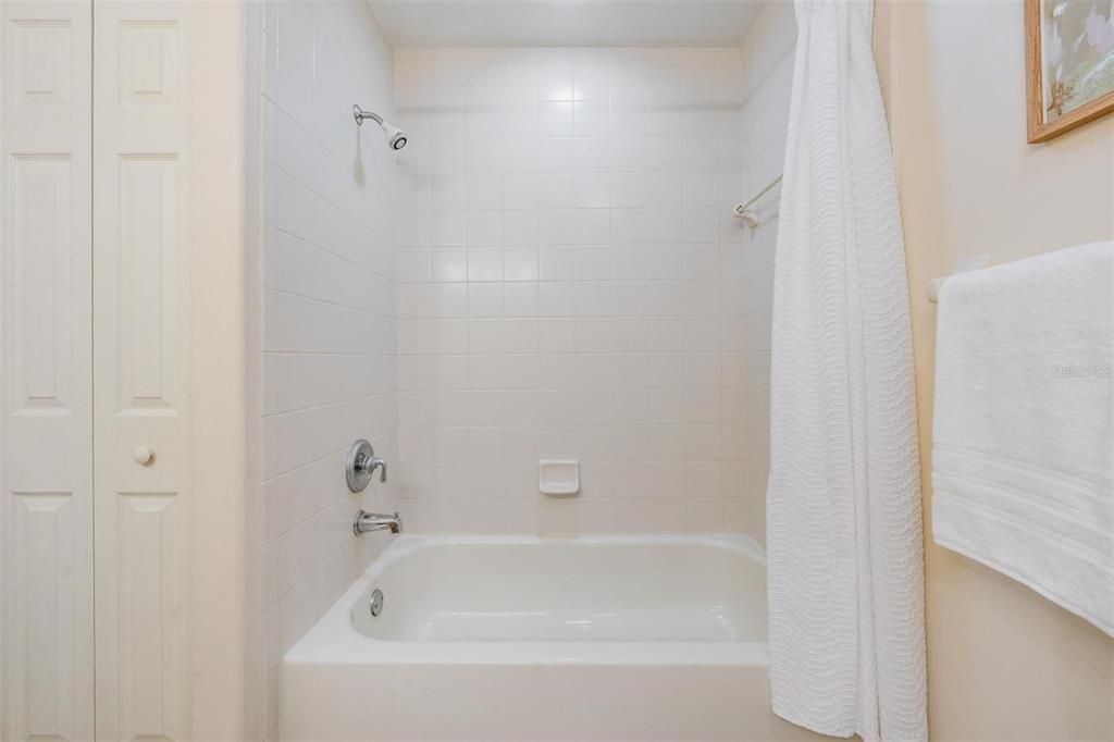 En Venta: $485,000 (3 camas, 2 baños, 2049 Pies cuadrados)