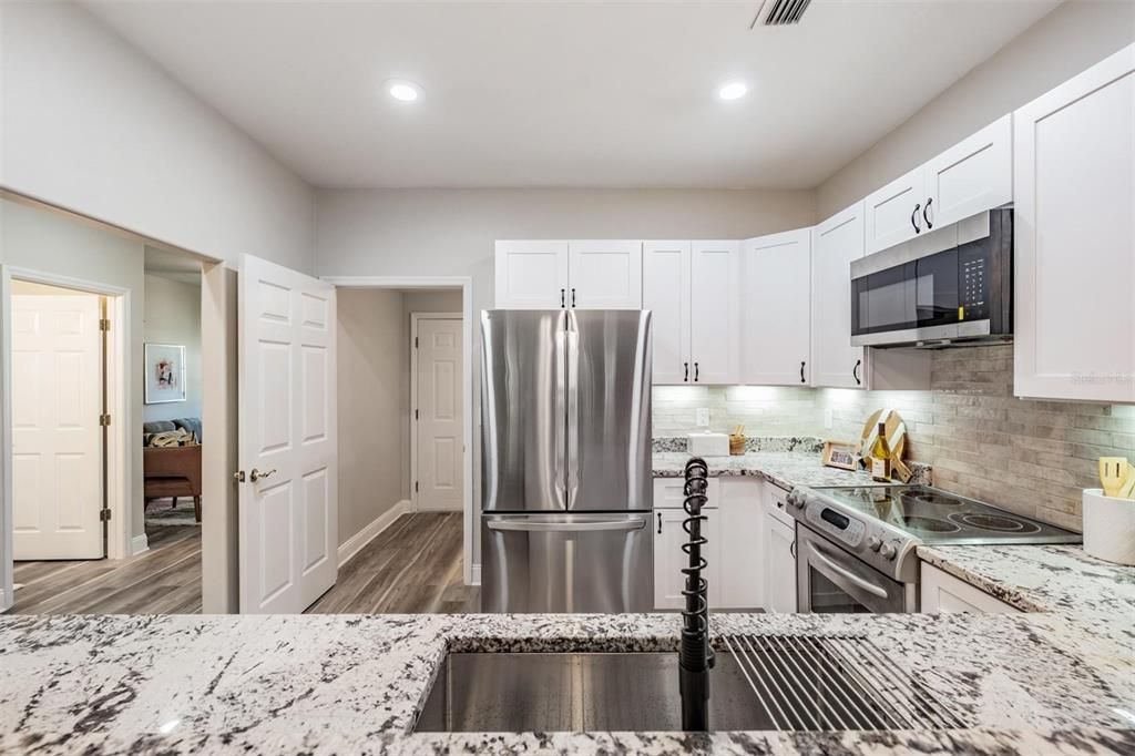 En Venta: $485,000 (3 camas, 2 baños, 2049 Pies cuadrados)