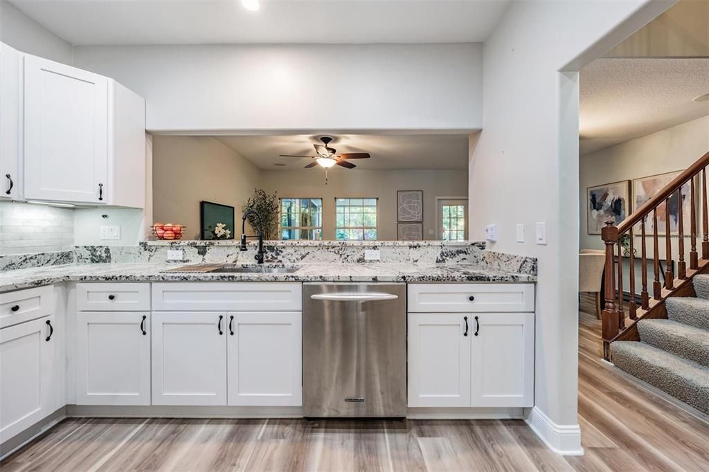 En Venta: $485,000 (3 camas, 2 baños, 2049 Pies cuadrados)