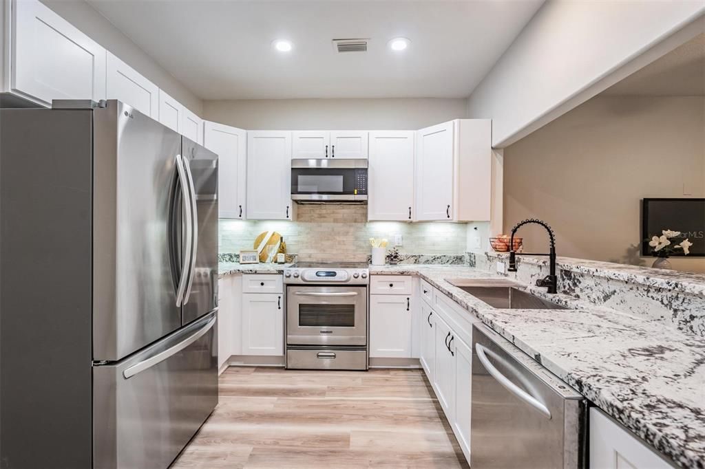 En Venta: $485,000 (3 camas, 2 baños, 2049 Pies cuadrados)