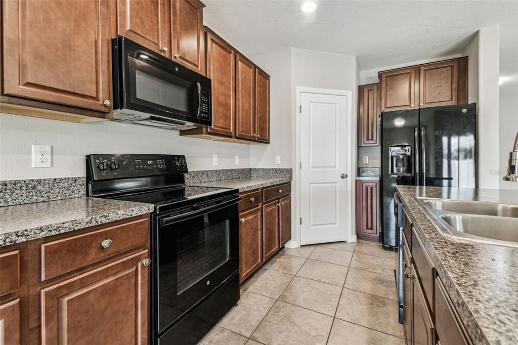 Active With Contract: $390,000 (4 beds, 2 baths, 2109 Square Feet)