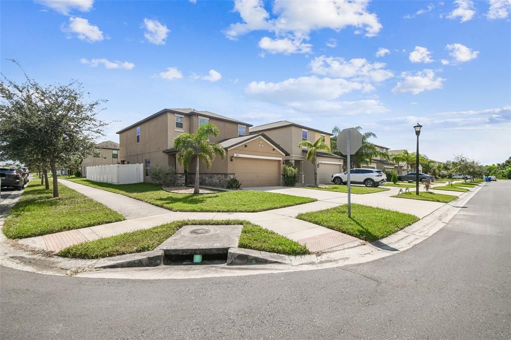 Active With Contract: $390,000 (4 beds, 2 baths, 2109 Square Feet)