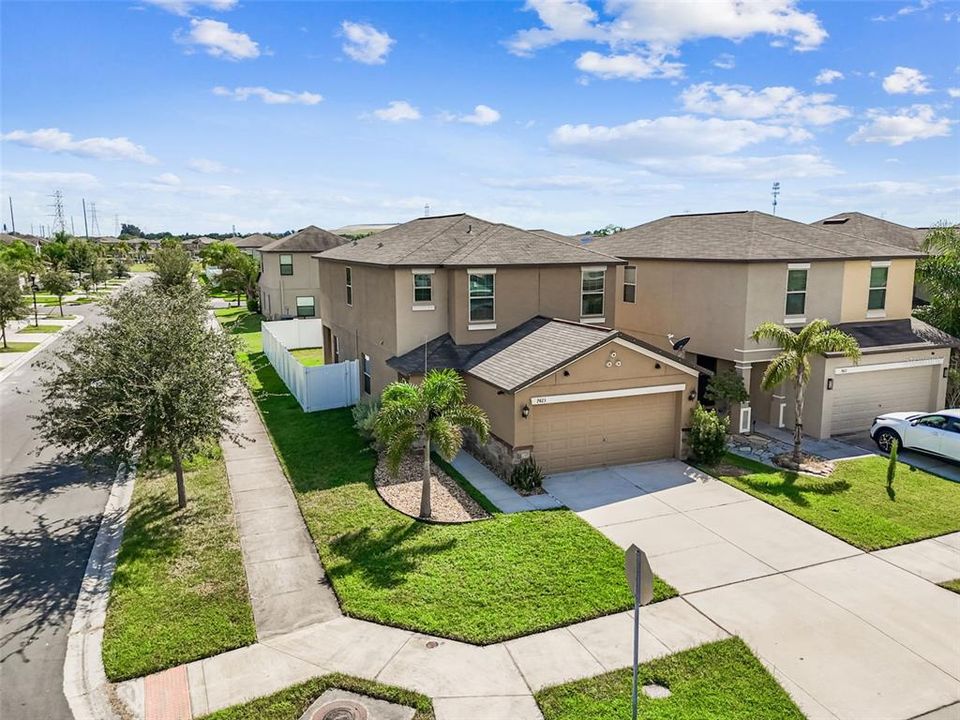 Active With Contract: $390,000 (4 beds, 2 baths, 2109 Square Feet)
