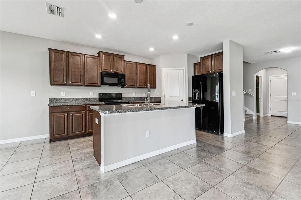 Active With Contract: $390,000 (4 beds, 2 baths, 2109 Square Feet)