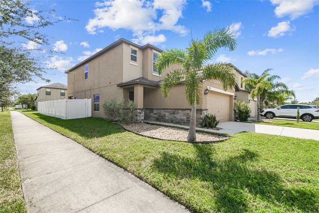 Active With Contract: $390,000 (4 beds, 2 baths, 2109 Square Feet)