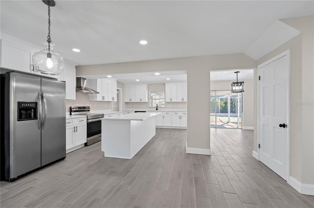 En Venta: $519,000 (4 camas, 3 baños, 3377 Pies cuadrados)