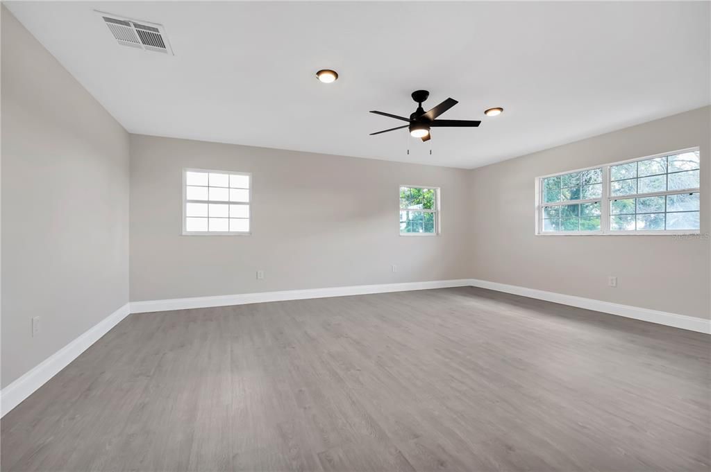 En Venta: $519,000 (4 camas, 3 baños, 3377 Pies cuadrados)