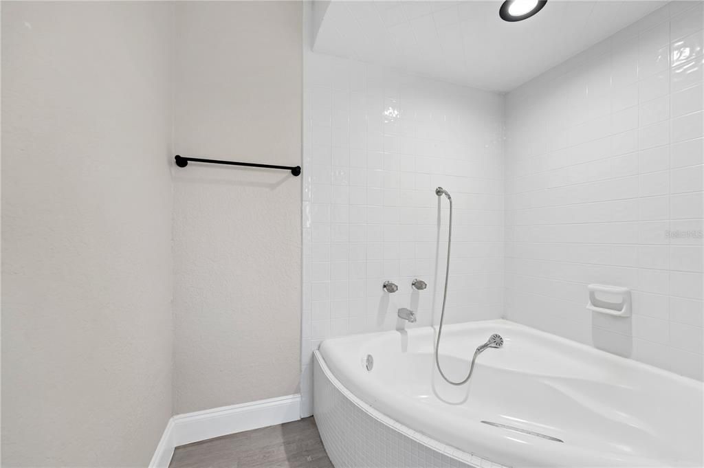 En Venta: $519,000 (4 camas, 3 baños, 3377 Pies cuadrados)