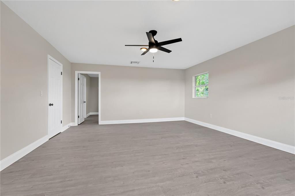 En Venta: $519,000 (4 camas, 3 baños, 3377 Pies cuadrados)