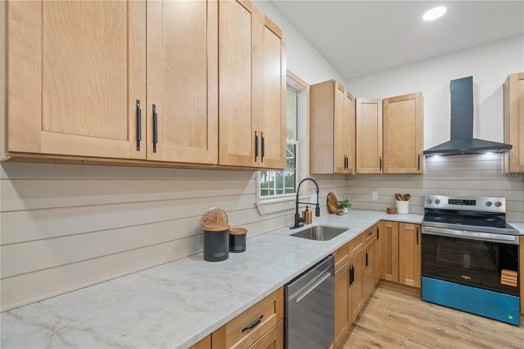 待售: $950,000 (4 贝兹, 3 浴室, 4101 平方英尺)