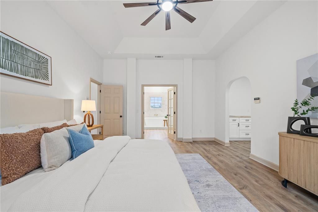 待售: $950,000 (4 贝兹, 3 浴室, 4101 平方英尺)