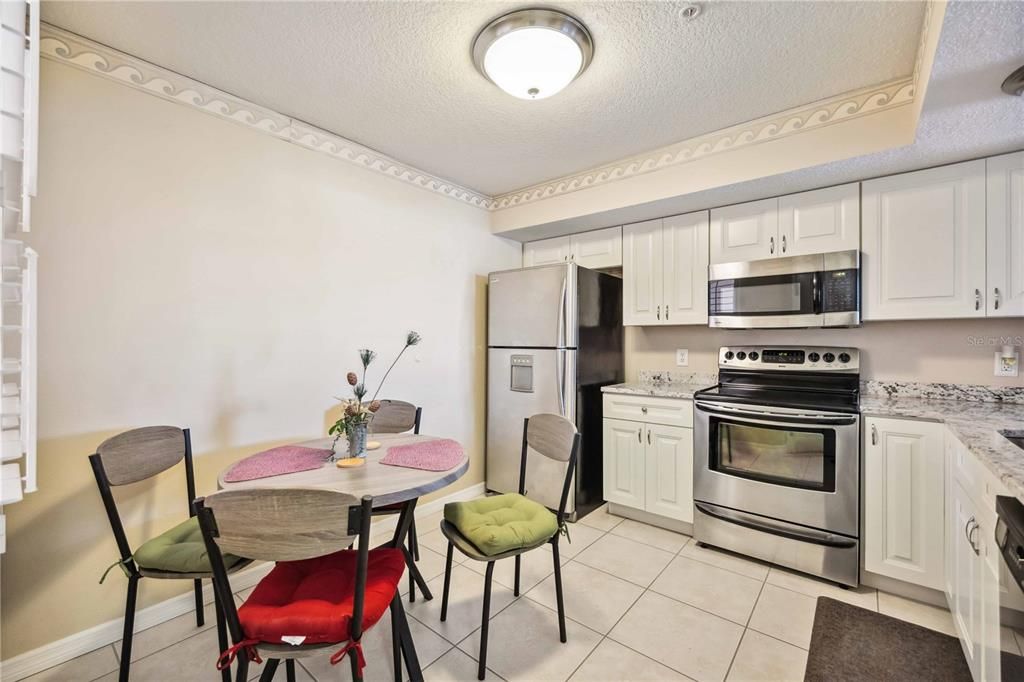 出租: $2,500 (3 贝兹, 2 浴室, 1349 平方英尺)