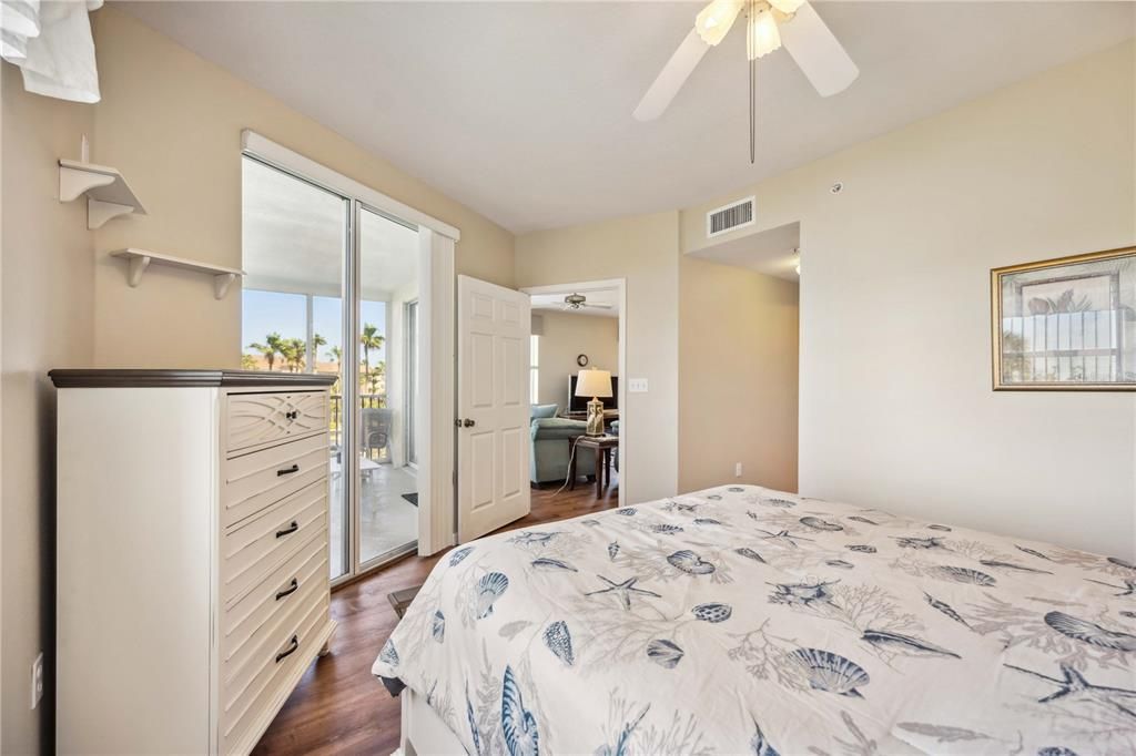 出租: $2,500 (3 贝兹, 2 浴室, 1349 平方英尺)