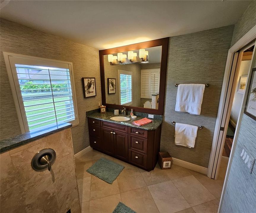 For Rent: $4,500 (3 beds, 2 baths, 2421 Square Feet)