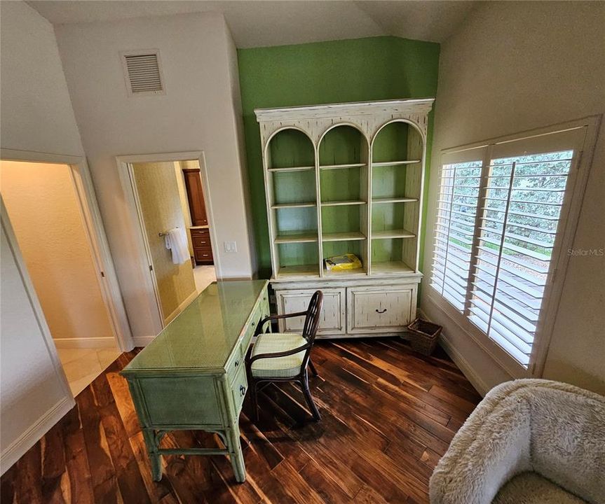 For Rent: $4,500 (3 beds, 2 baths, 2421 Square Feet)