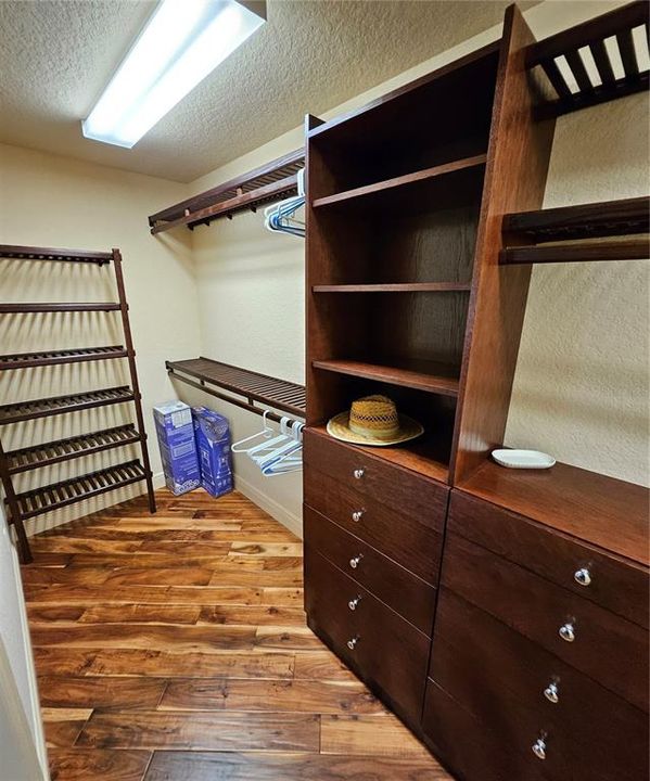 For Rent: $4,500 (3 beds, 2 baths, 2421 Square Feet)