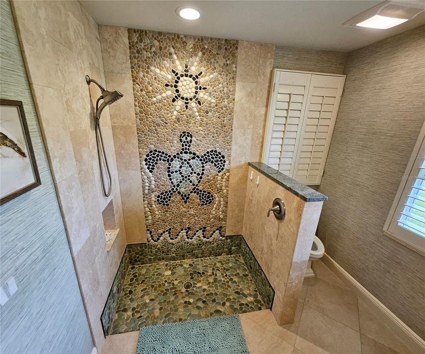 For Rent: $4,500 (3 beds, 2 baths, 2421 Square Feet)