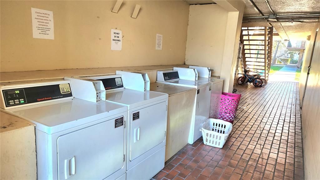 待售: $63,000 (0 贝兹, 1 浴室, 276 平方英尺)