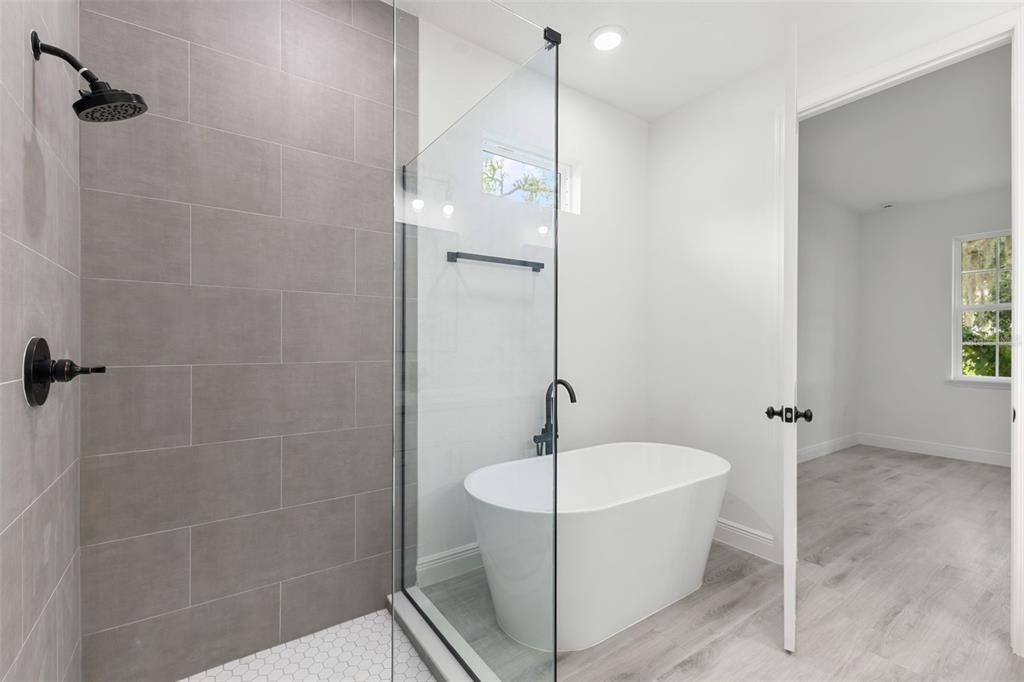 На продажу: $409,000 (4 спален, 2 ванн, 1763 Квадратных фут)