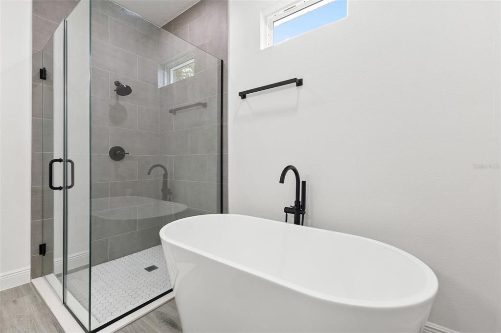 На продажу: $409,000 (4 спален, 2 ванн, 1763 Квадратных фут)