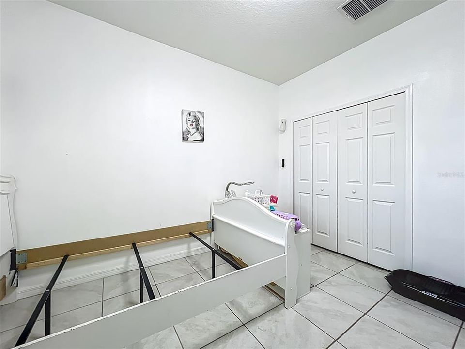 合同活跃: $499,500 (3 贝兹, 2 浴室, 1872 平方英尺)