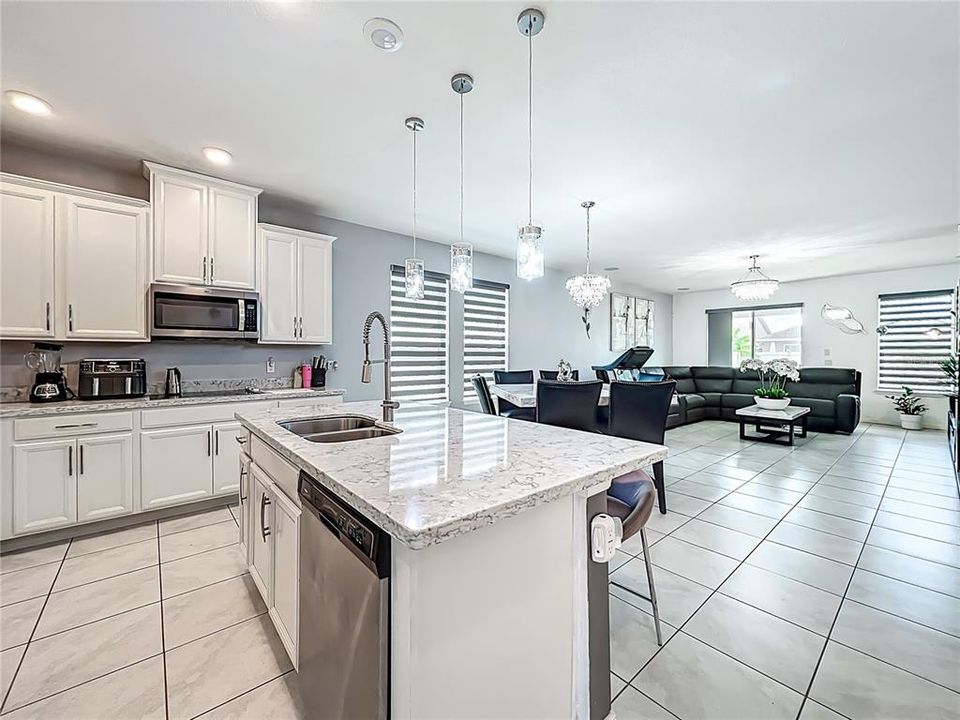 合同活跃: $499,500 (3 贝兹, 2 浴室, 1872 平方英尺)