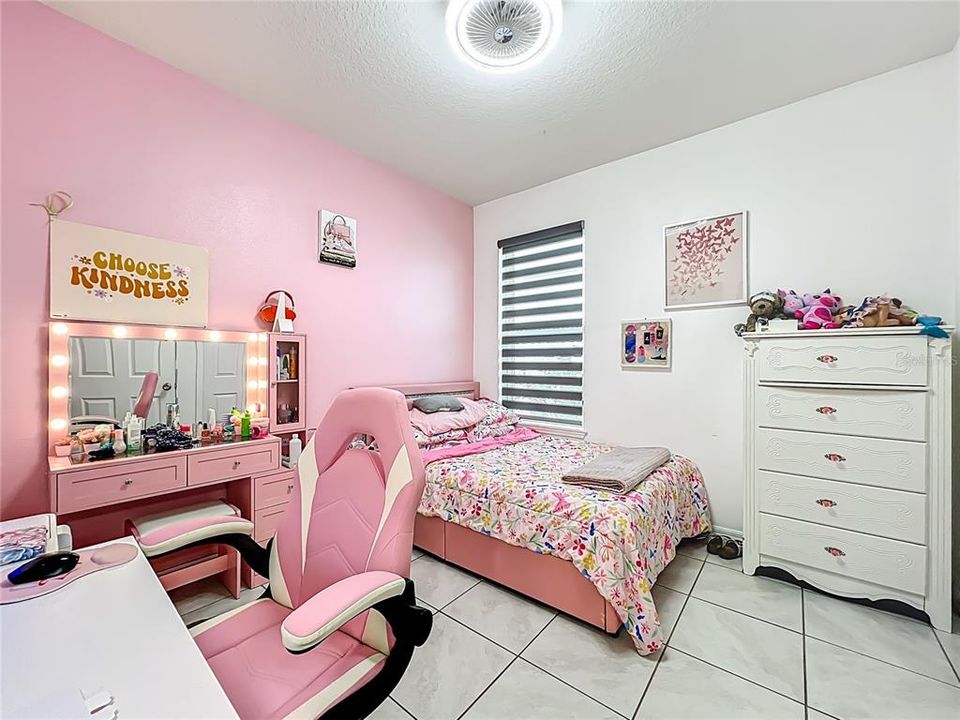 合同活跃: $499,500 (3 贝兹, 2 浴室, 1872 平方英尺)