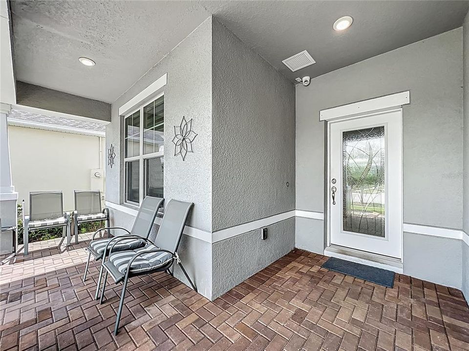 合同活跃: $499,500 (3 贝兹, 2 浴室, 1872 平方英尺)