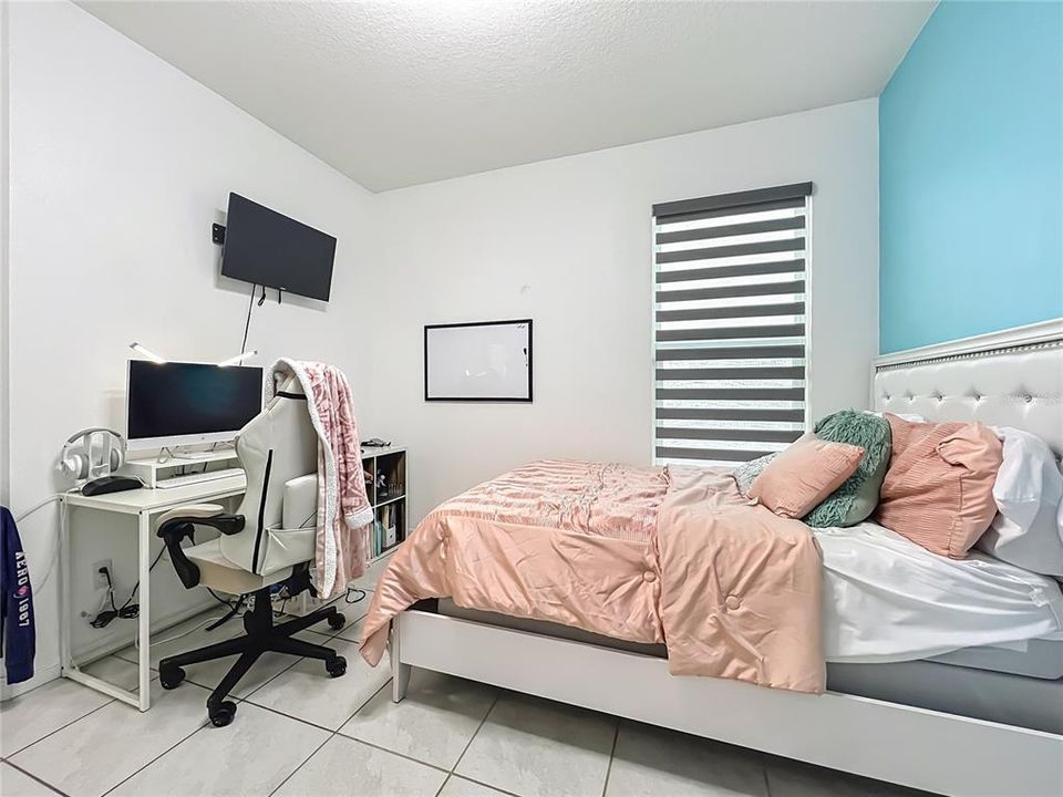 合同活跃: $499,500 (3 贝兹, 2 浴室, 1872 平方英尺)