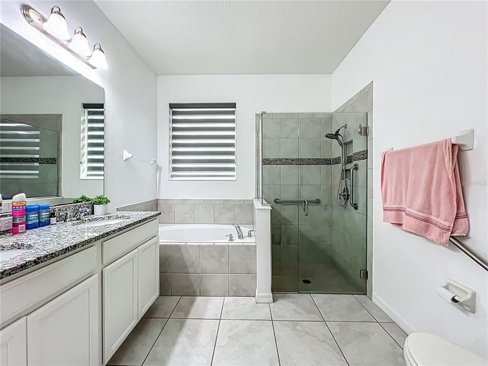 合同活跃: $499,500 (3 贝兹, 2 浴室, 1872 平方英尺)