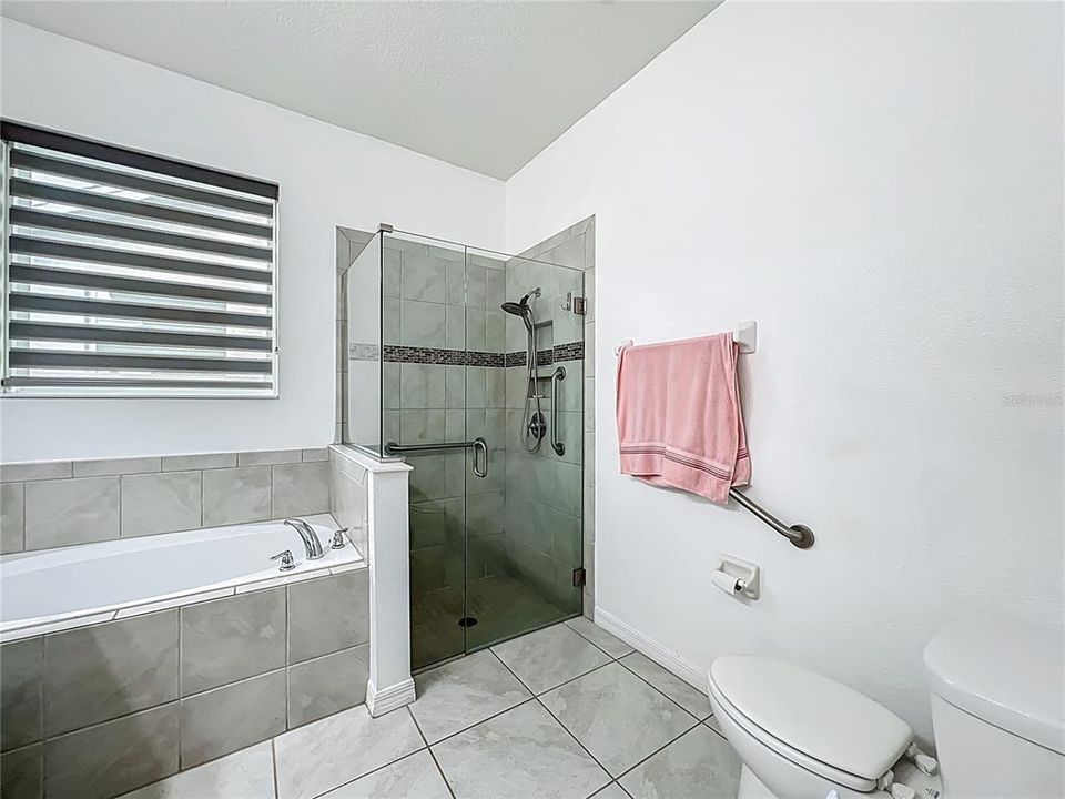 合同活跃: $499,500 (3 贝兹, 2 浴室, 1872 平方英尺)