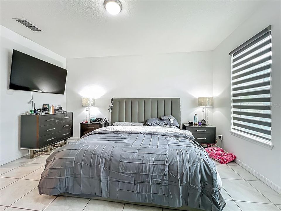 合同活跃: $499,500 (3 贝兹, 2 浴室, 1872 平方英尺)