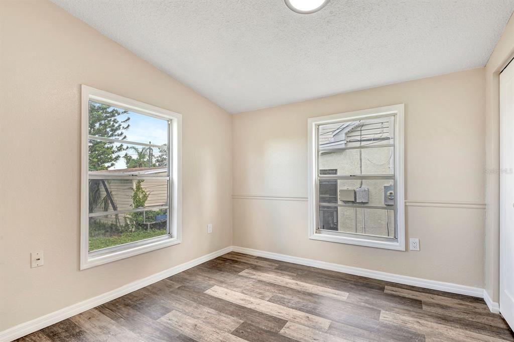 For Sale: $250,000 (2 beds, 2 baths, 1274 Square Feet)