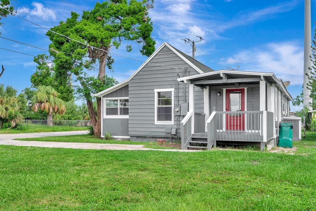 For Sale: $250,000 (2 beds, 2 baths, 1274 Square Feet)