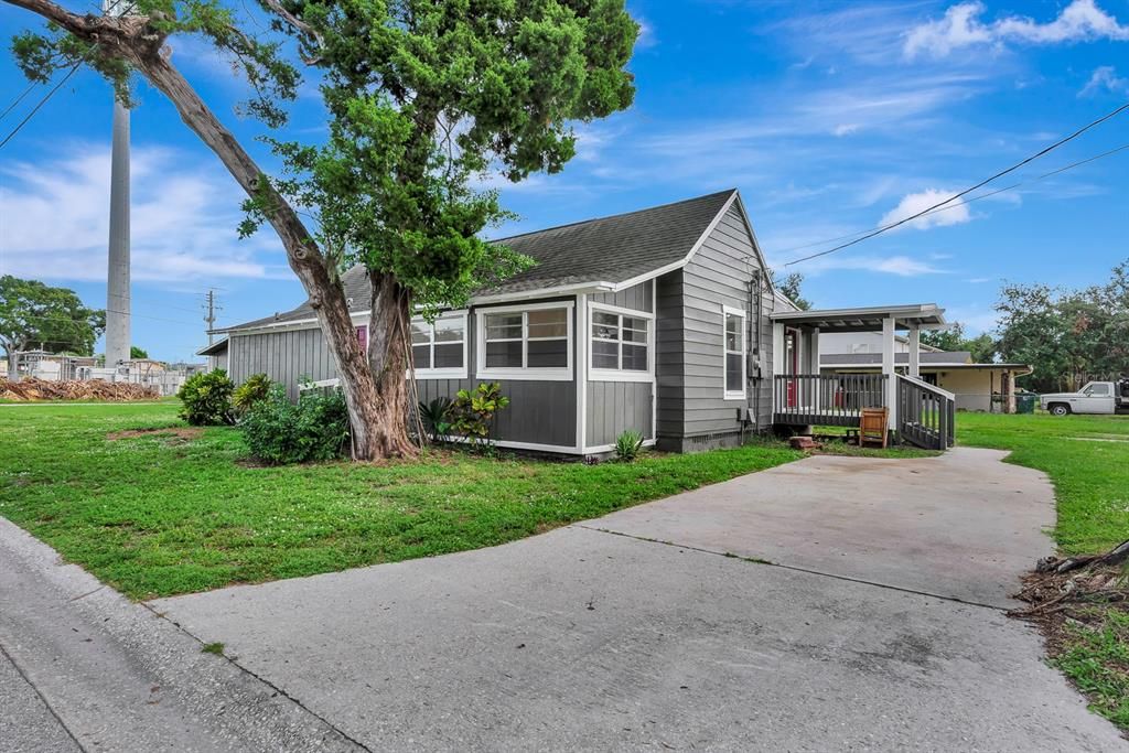 For Sale: $250,000 (2 beds, 2 baths, 1274 Square Feet)