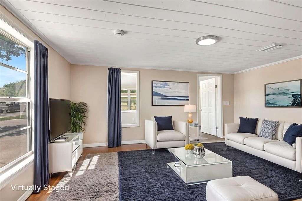 For Sale: $250,000 (2 beds, 2 baths, 1274 Square Feet)