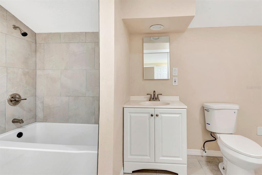 For Sale: $250,000 (2 beds, 2 baths, 1274 Square Feet)