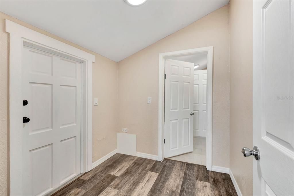 For Sale: $250,000 (2 beds, 2 baths, 1274 Square Feet)