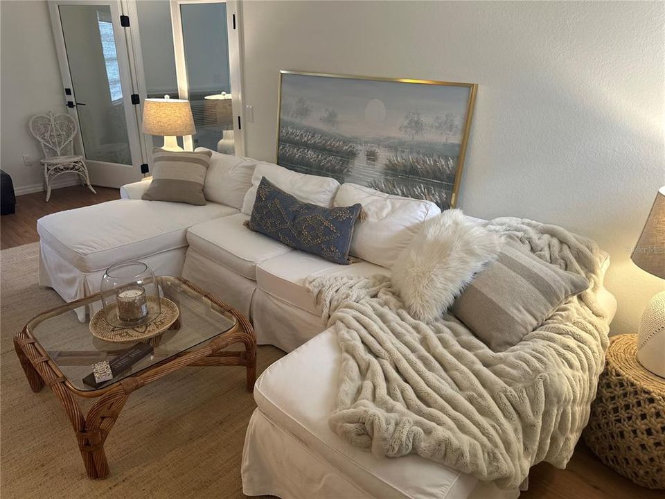 待售: $629,000 (2 贝兹, 2 浴室, 1300 平方英尺)