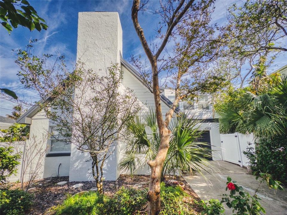 待售: $629,000 (2 贝兹, 2 浴室, 1300 平方英尺)