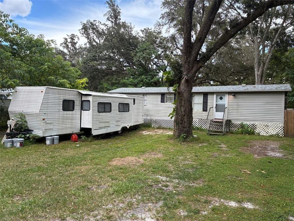 For Sale: $149,900 (2 beds, 1 baths, 672 Square Feet)