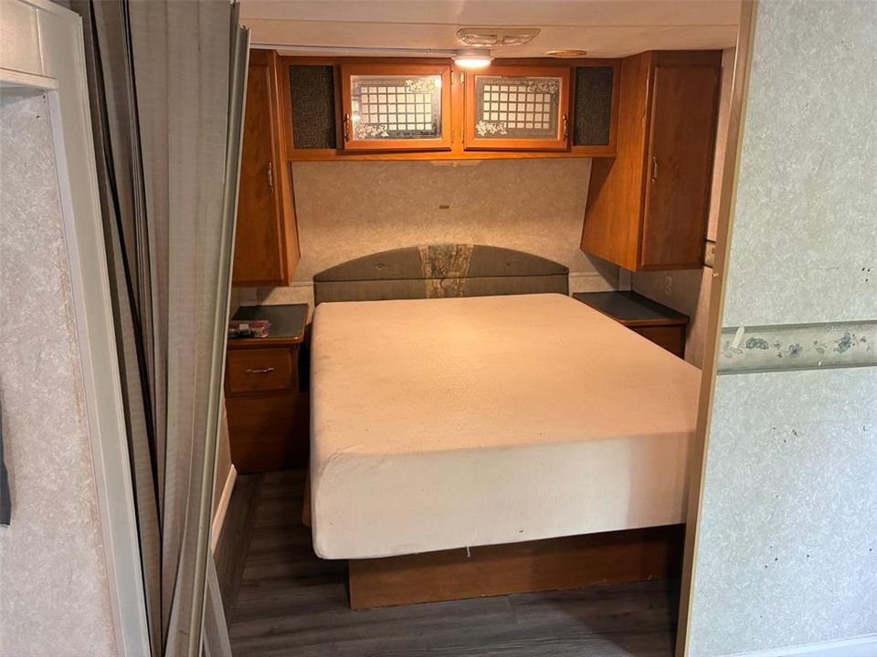 For Sale: $149,900 (2 beds, 1 baths, 672 Square Feet)