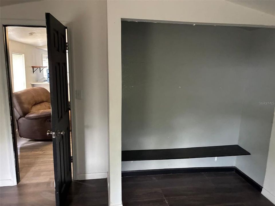 For Sale: $149,900 (2 beds, 1 baths, 672 Square Feet)